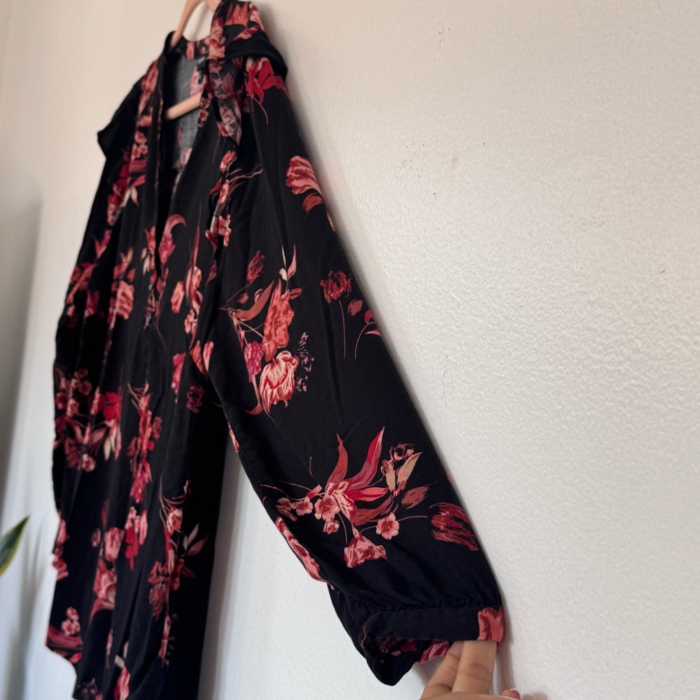 Torrid Challis Ruffle Trim Pullover Top Womens Plus  Black Floral Sz 3X - Picture 9 of 14